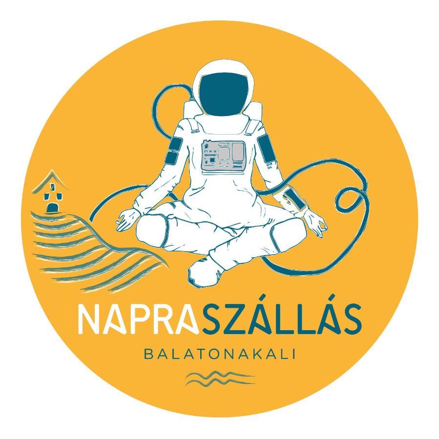 Napraszallas Vendeghaz บาลาโตนาคาลิ ภายนอก รูปภาพ